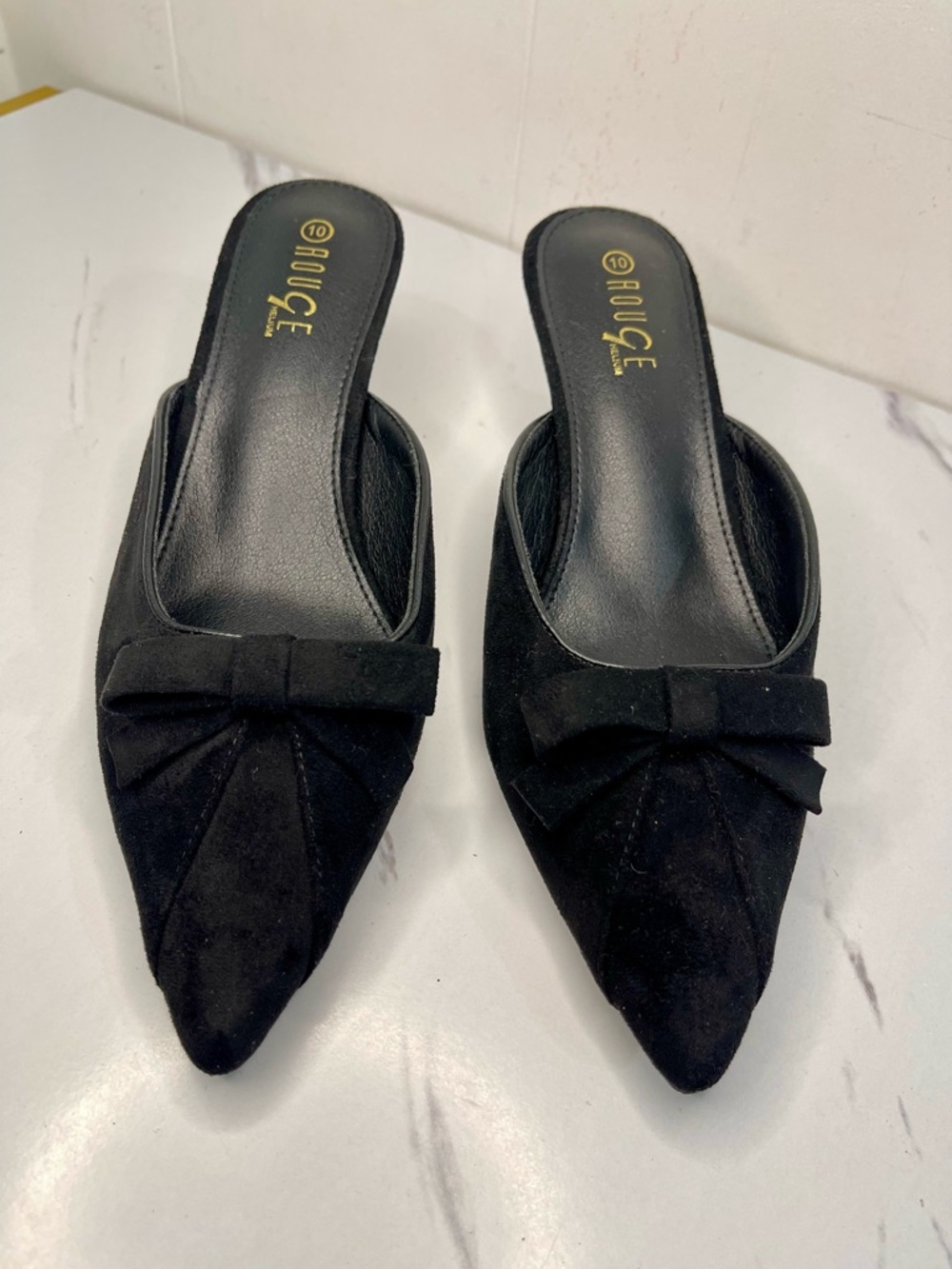 Rouge Helium Black Suede Pointed Mule with Bow Accent Low block hee Size 10M